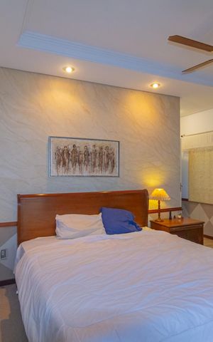 Casa à venda com 550m², 6 quartos e 2 vagas Casa à venda com 550m², 6 quartos e 2 vagasSuíte 3