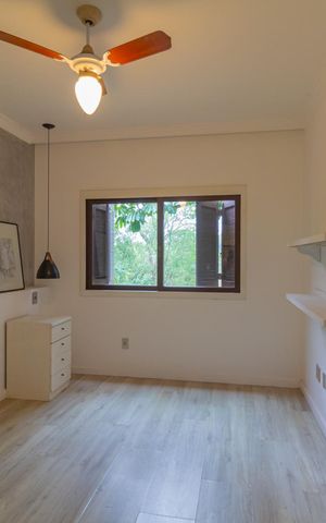 Casa à venda com 550m², 6 quartos e 2 vagas Casa à venda com 550m², 6 quartos e 2 vagasQuarto 2