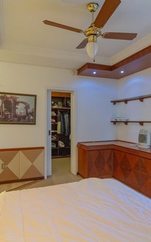 Casa à venda com 550m², 6 quartos e 2 vagas Casa à venda com 550m², 6 quartos e 2 vagasSuíte 3