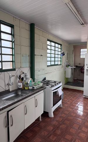 Casa à venda com 293m², 5 quartos e 4 vagas Casa à venda com 293m², 5 quartos e 4 vagasCozinha