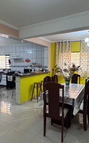 Casa à venda com 293m², 5 quartos e 4 vagas Casa à venda com 293m², 5 quartos e 4 vagasCopa