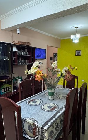 Casa à venda com 293m², 5 quartos e 4 vagas Casa à venda com 293m², 5 quartos e 4 vagasCopa