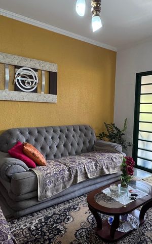 Casa à venda com 293m², 5 quartos e 4 vagas Casa à venda com 293m², 5 quartos e 4 vagasSala