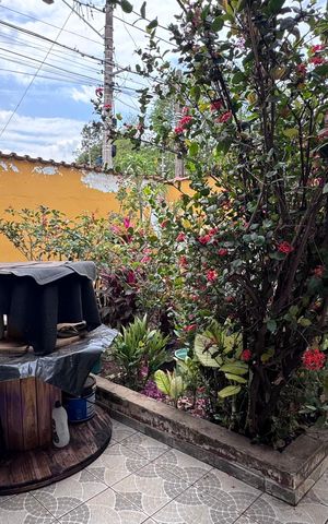 Casa à venda com 293m², 5 quartos e 4 vagas Casa à venda com 293m², 5 quartos e 4 vagasGaragem