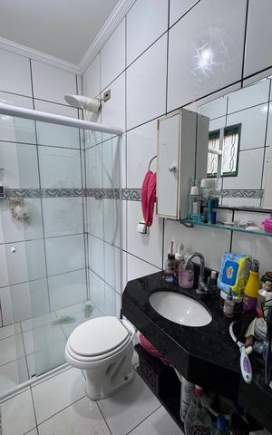 Casa à venda com 293m², 5 quartos e 4 vagas Casa à venda com 293m², 5 quartos e 4 vagasBanheiro da Suíte