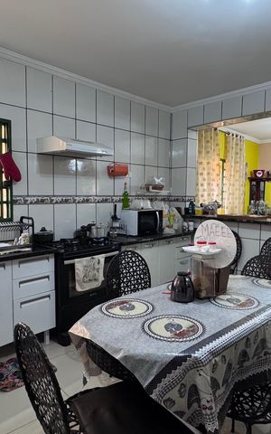Casa à venda com 293m², 5 quartos e 4 vagas Casa à venda com 293m², 5 quartos e 4 vagasCozinha