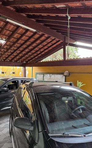 Casa à venda com 293m², 5 quartos e 4 vagas Casa à venda com 293m², 5 quartos e 4 vagasGaragem