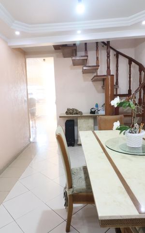 Casa à venda com 125m², 3 quartos e 2 vagasSala