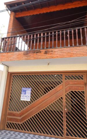 Casa à venda com 125m², 3 quartos e 2 vagasFachada
