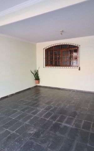 Casa à venda com 125m², 3 quartos e 2 vagasGaragem