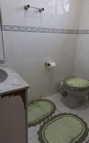 Casa à venda com 125m², 3 quartos e 2 vagasBanheiro Social