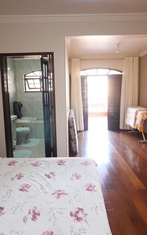 Casa à venda com 125m², 3 quartos e 2 vagasSuíte 