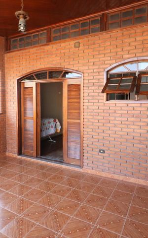 Casa à venda com 125m², 3 quartos e 2 vagasSuíte sacada