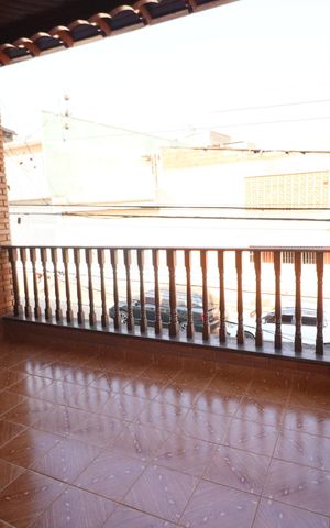 Casa à venda com 125m², 3 quartos e 2 vagasSuíte sacada