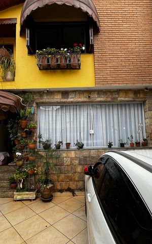 Casa à venda com 150m², 3 quartos e 2 vagas Casa à venda com 150m², 3 quartos e 2 vagasGaragem