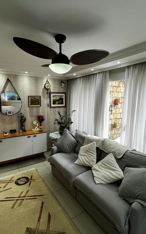 Casa à venda com 150m², 3 quartos e 2 vagas Casa à venda com 150m², 3 quartos e 2 vagasSala