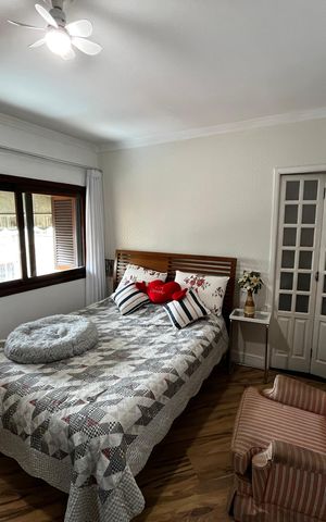 Casa à venda com 150m², 3 quartos e 2 vagas Casa à venda com 150m², 3 quartos e 2 vagasQuarto 1