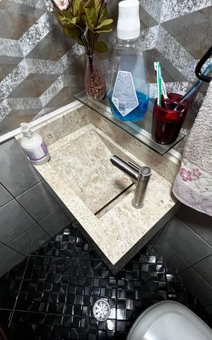 Casa à venda com 150m², 3 quartos e 2 vagas Casa à venda com 150m², 3 quartos e 2 vagasLavabo