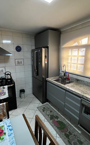 Casa à venda com 150m², 3 quartos e 2 vagas Casa à venda com 150m², 3 quartos e 2 vagasCozinha