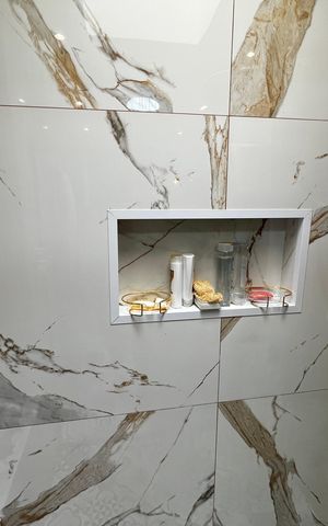 Casa à venda com 150m², 3 quartos e 2 vagas Casa à venda com 150m², 3 quartos e 2 vagasBanheiro