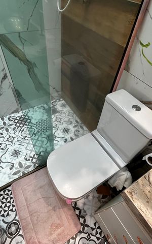 Casa à venda com 150m², 3 quartos e 2 vagas Casa à venda com 150m², 3 quartos e 2 vagasBanheiro