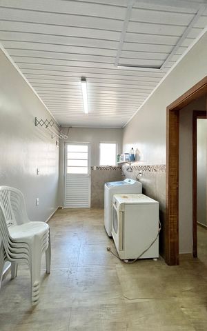 Casa à venda com 176m², 3 quartos e 4 vagas Casa à venda com 176m², 3 quartos e 4 vagasLavanderia