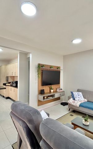 Casa à venda com 176m², 3 quartos e 4 vagas Casa à venda com 176m², 3 quartos e 4 vagasSala