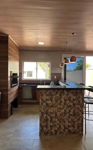 Casa à venda com 176m², 3 quartos e 4 vagas Casa à venda com 176m², 3 quartos e 4 vagasÁrea comum