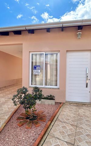 Casa à venda com 176m², 3 quartos e 4 vagas Casa à venda com 176m², 3 quartos e 4 vagasFachada