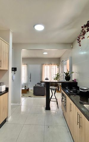 Casa à venda com 176m², 3 quartos e 4 vagas Casa à venda com 176m², 3 quartos e 4 vagasCozinha
