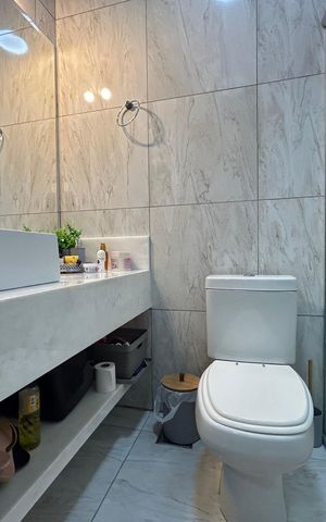 Casa à venda com 176m², 3 quartos e 4 vagas Casa à venda com 176m², 3 quartos e 4 vagasBanheiro