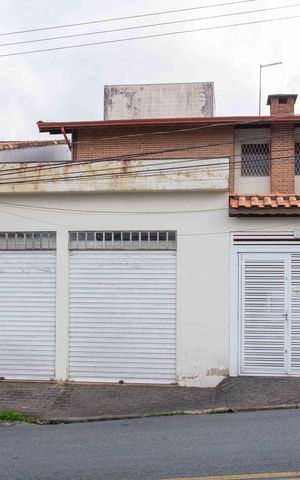 Casa à venda com 363m², 3 quartos e 3 vagasFachada