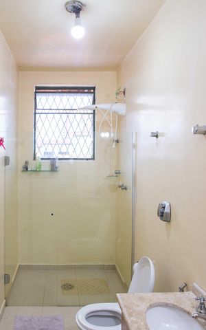 Casa à venda com 363m², 3 quartos e 3 vagasBanheiro da Suíte 1