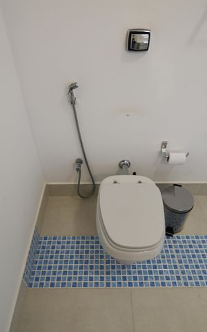 Casa de condomínio para alugar com 620m², 5 quartos e 8 vagasBanheiro 1