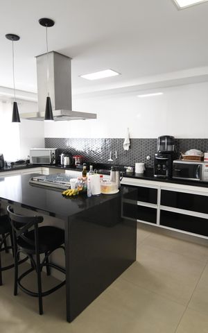 Casa de condomínio para alugar com 620m², 5 quartos e 8 vagasCozinha
