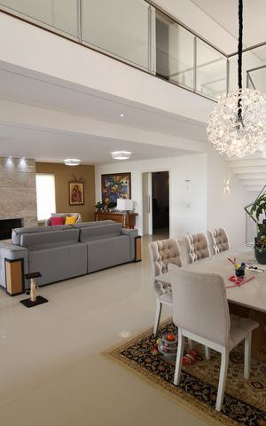 Casa de condomínio para alugar com 620m², 5 quartos e 8 vagasSala
