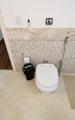 Casa de condomínio para alugar com 620m², 5 quartos e 8 vagasBanheiro 3