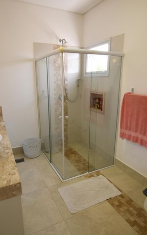 Casa de condomínio para alugar com 620m², 5 quartos e 8 vagasBanheiro 2
