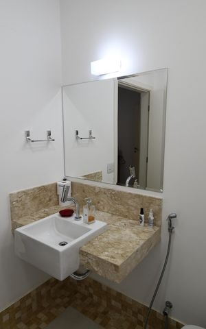 Casa de condomínio para alugar com 620m², 5 quartos e 8 vagasBanheiro 5