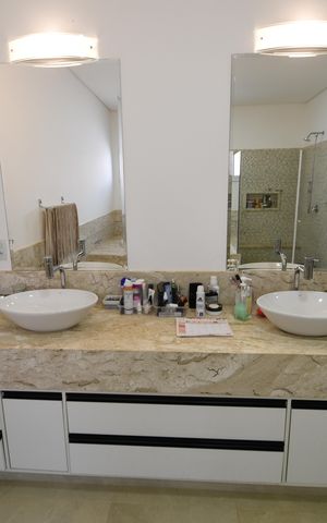 Casa de condomínio para alugar com 620m², 5 quartos e 8 vagasBanheiro 3