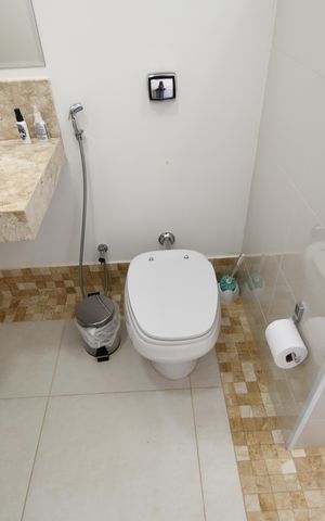 Casa de condomínio para alugar com 620m², 5 quartos e 8 vagasBanheiro 5