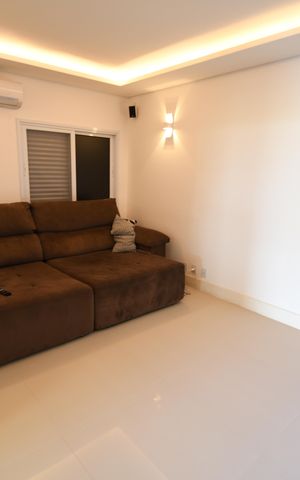 Casa de condomínio para alugar com 620m², 5 quartos e 8 vagasSala de TV