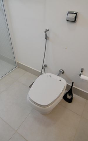 Casa de condomínio para alugar com 620m², 5 quartos e 8 vagasBanheiro 4