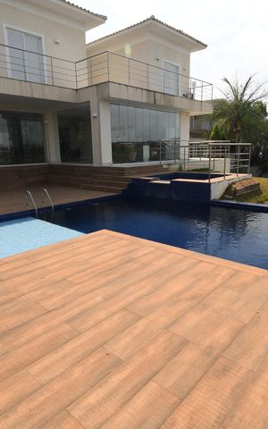 Casa de condomínio para alugar com 620m², 5 quartos e 8 vagasPiscina