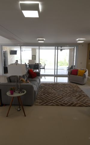 Casa de condomínio para alugar com 620m², 5 quartos e 8 vagasSala