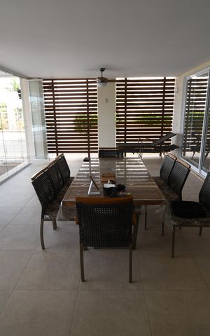 Casa de condomínio para alugar com 620m², 5 quartos e 8 vagasVaranda da Sala