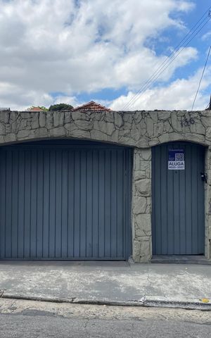 Casa para alugar com 80m², 2 quartos e sem vaga Casa para alugar com 80m², 2 quartos e sem vagaFachada