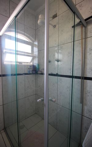Casa à venda com 400m², 2 quartos e 4 vagasBanheiro