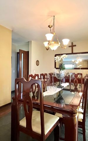 Apartamento à venda com 216m², 4 quartos e 3 vagas Apartamento à venda com 216m², 4 quartos e 3 vagasSala