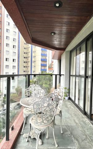 Apartamento à venda com 216m², 4 quartos e 3 vagas Apartamento à venda com 216m², 4 quartos e 3 vagasVaranda da Sala